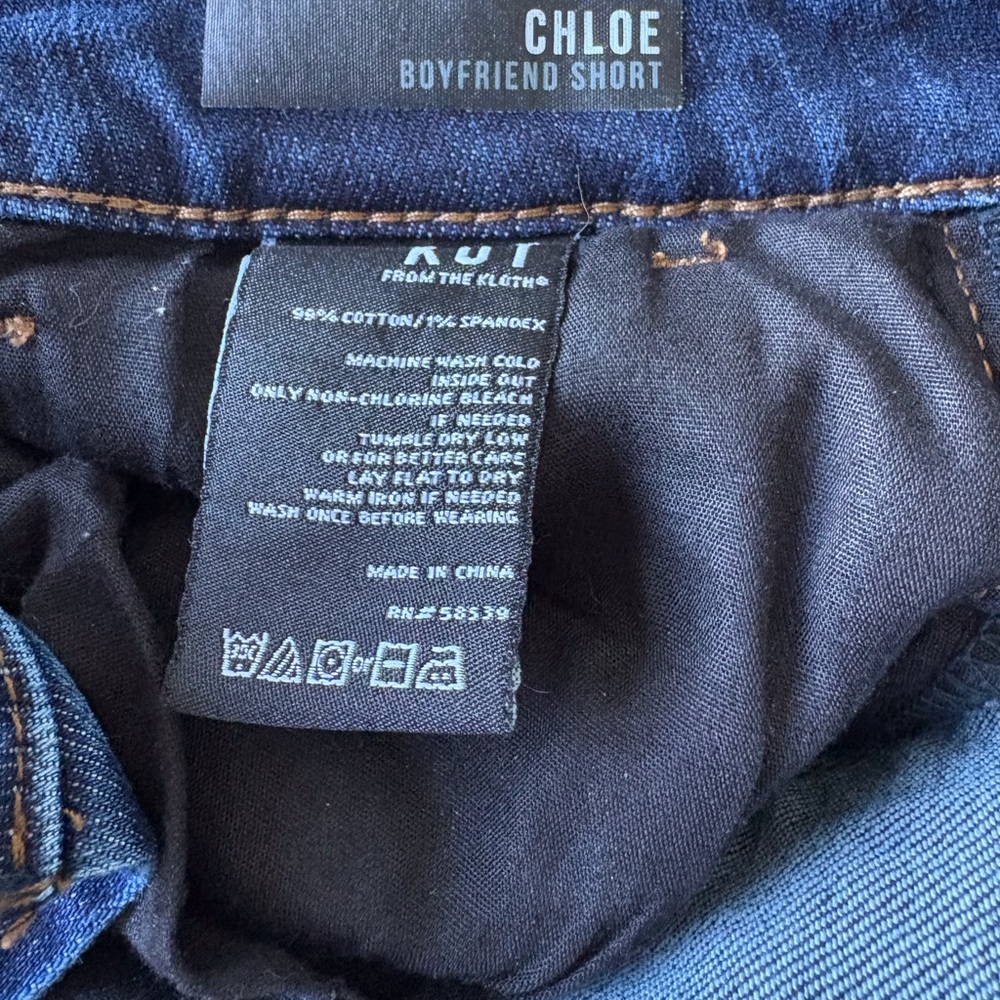 Kut from the Kloth Size 16 Chloe Boyfriend Short Denim Dark Wash Distressed - Picture 11 of 16